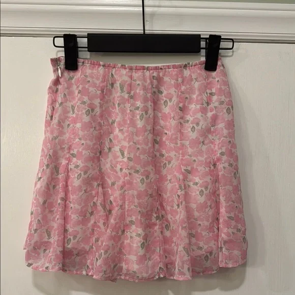 NWT Hollister: Ultra High-Rise Seamed Skort in Pink Floral - Picture 5 of 6